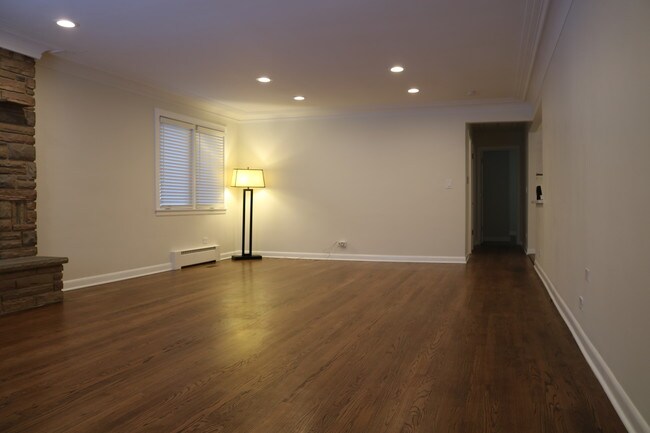 Building Photo - 2208 N 76th Ave