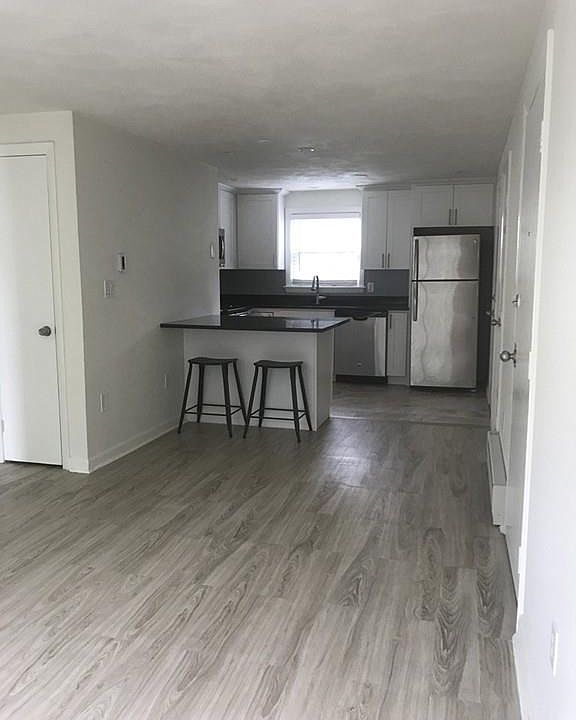 5 Edwards St Unit 1, Beverly, MA 01915 5 Edwards St Beverly, MA