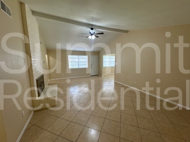 Foto del edificio - 7214 Foxbend Ln