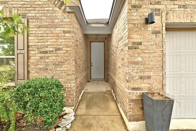 Building Photo - 7300 Altidore Dr