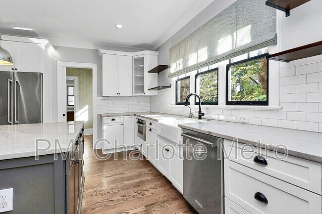 Foto del edificio - 2321 Belvedere Ave