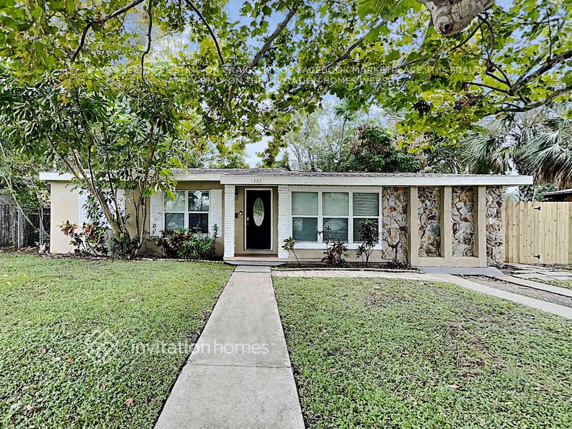 Foto principal - 1309 Tyrone Blvd N