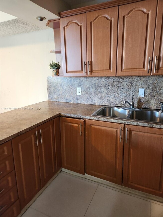 Foto del edificio - 2055 SW 122nd Ave