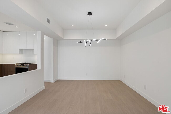 Building Photo - 10630 Wilkins Ave