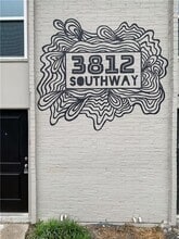 Building Photo - 3812 Southway Dr