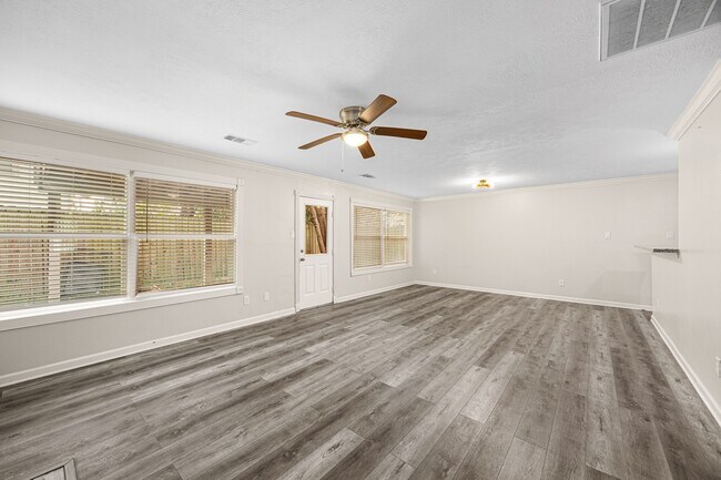 Building Photo - 11843 Sunny Stream Dr