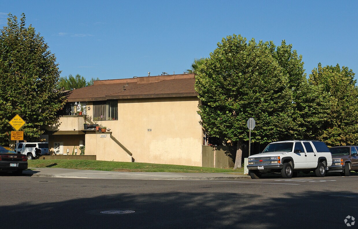 Primary Photo - 23421 Packer Pl