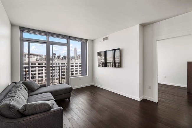 Building Photo - Premier Luxury Living with Water Views
