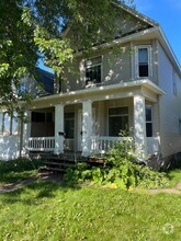 Building Photo - 2315 Oakes Ave