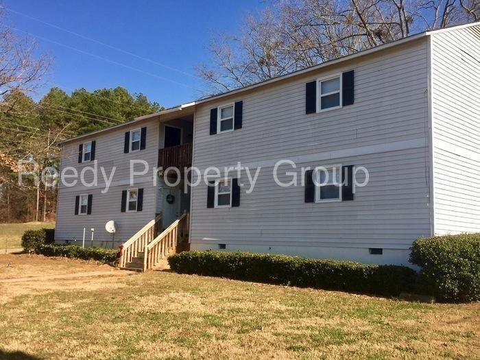 Primary Photo - 105 E Terrace Dr