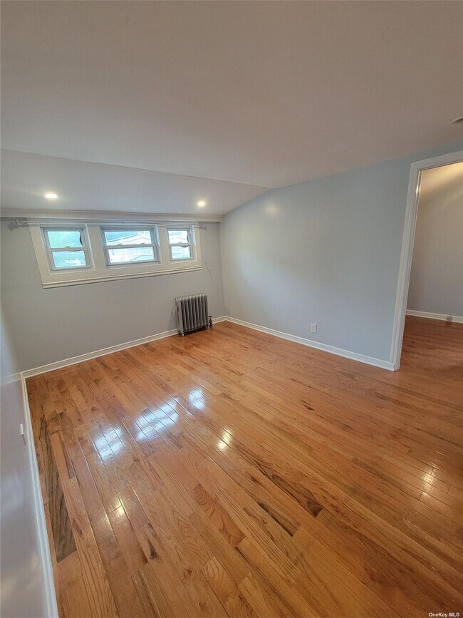 Foto del edificio - 150-24 123rd Ave