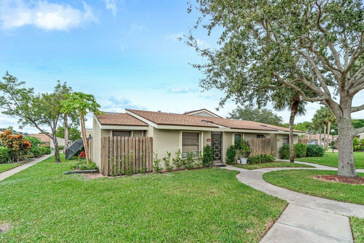 Primary Photo - 241 Meadows Dr