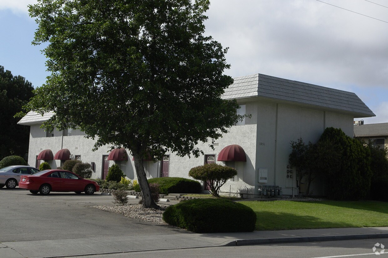 Primary Photo - 1051 Bluebell Dr