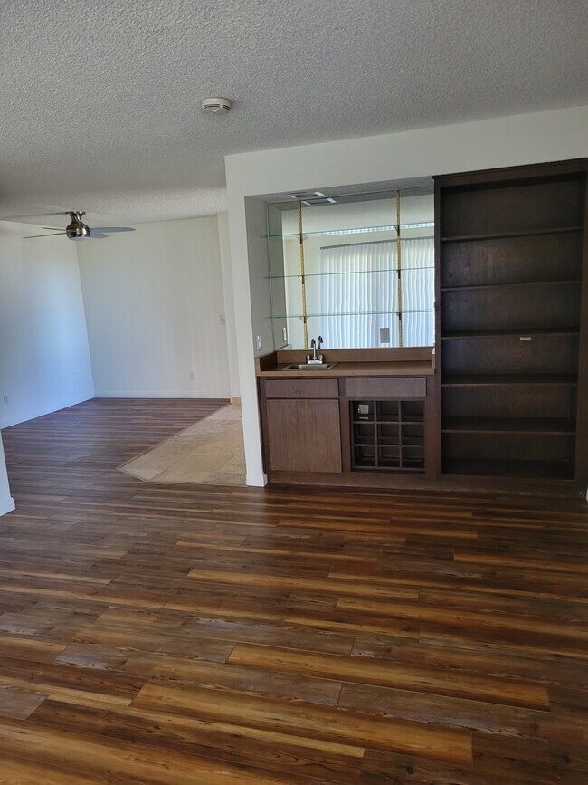 7211 Raintree Cir Unit 211, Culver City, CA 90230 Condo for Rent in