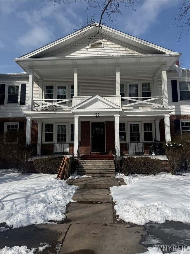 Building Photo - 153 Park Dr