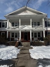 Building Photo - 153 Park Dr