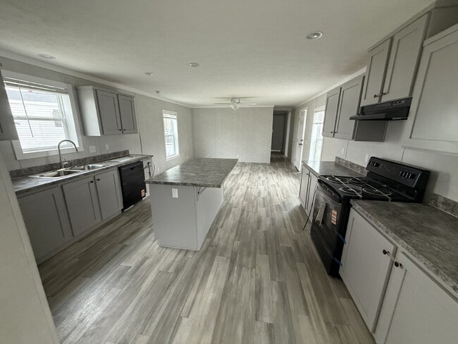 Building Photo - 430 N Crotty Ln