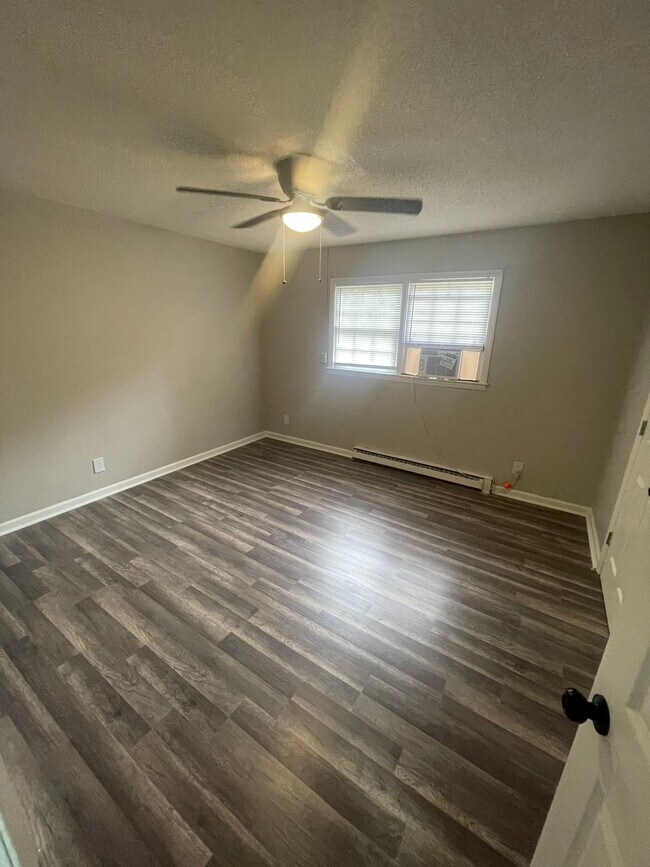 Foto del edificio - 2909 Burgess Drive