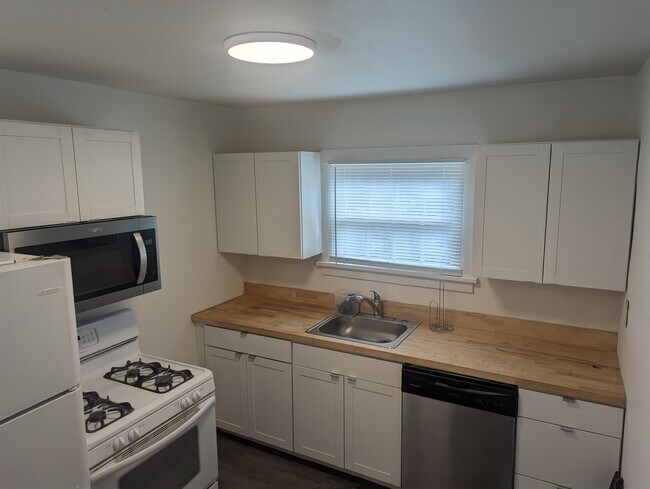 Foto del edificio - 5163 N Park Ave