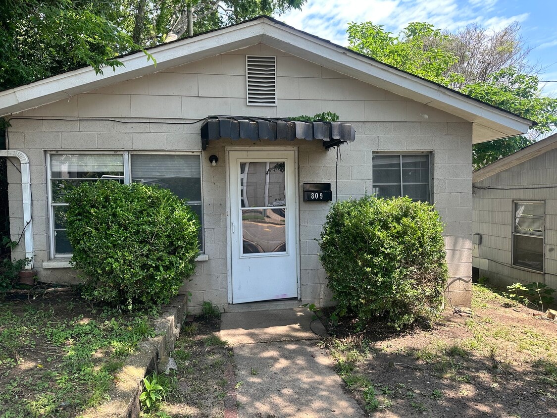 Primary Photo - 809 2nd Ave N