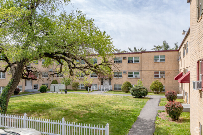 Foto del edificio - East Park Apartments