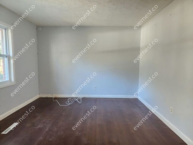Foto del edificio - 2101 Chestnut Cir