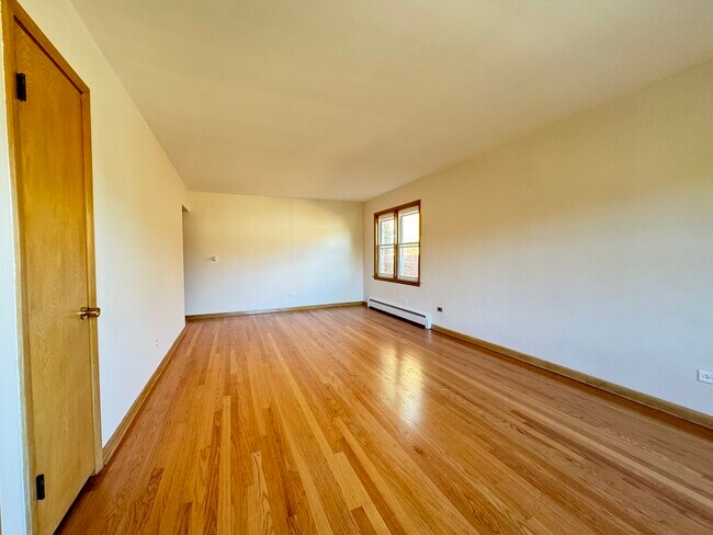 Foto del edificio - 5808 N Mulligan Ave