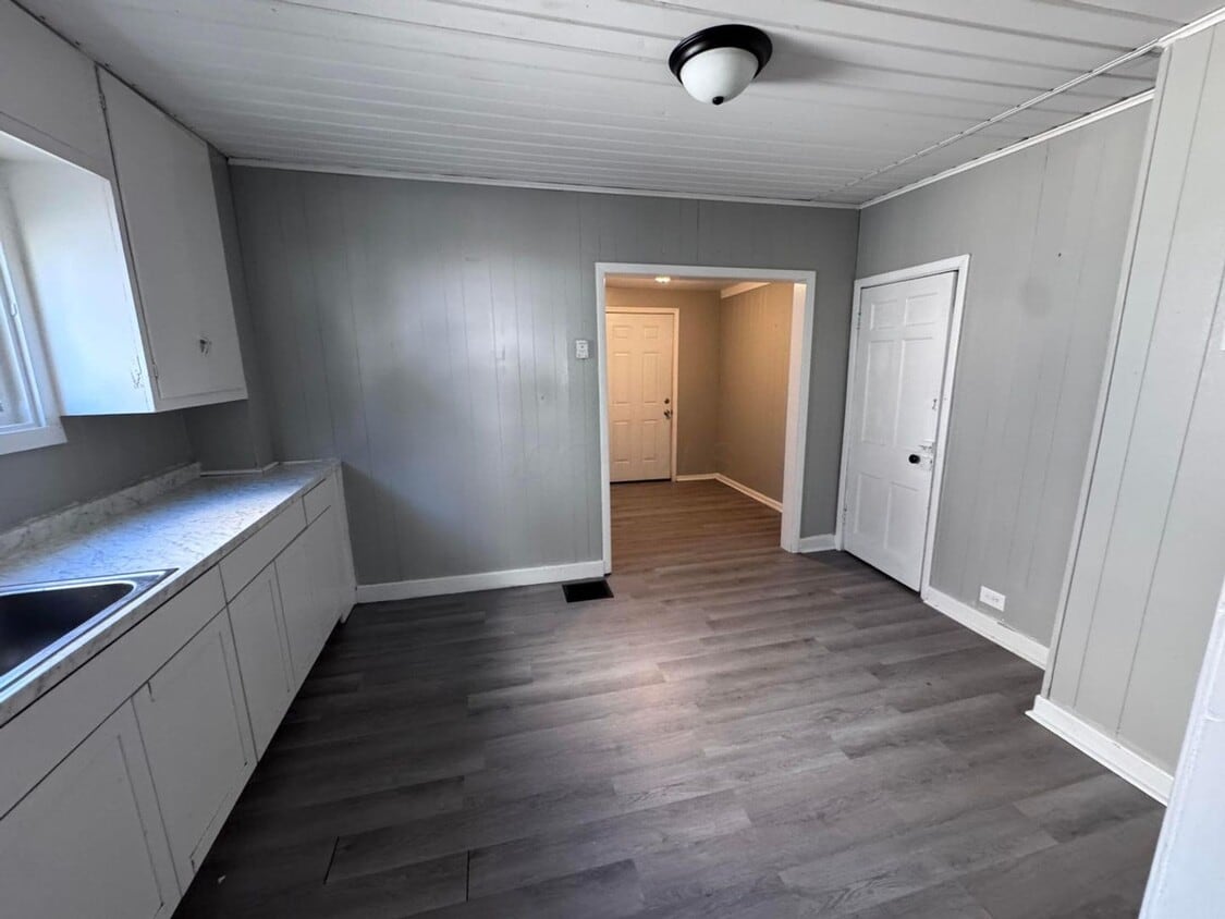 Foto del edificio - 2234 Hamilton Ave