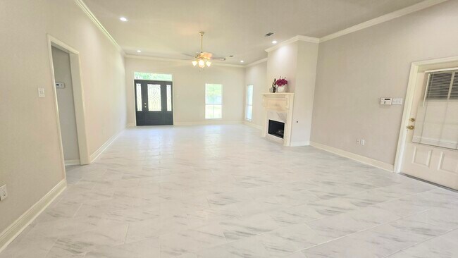Foto del edificio - 855 Sharp Rd