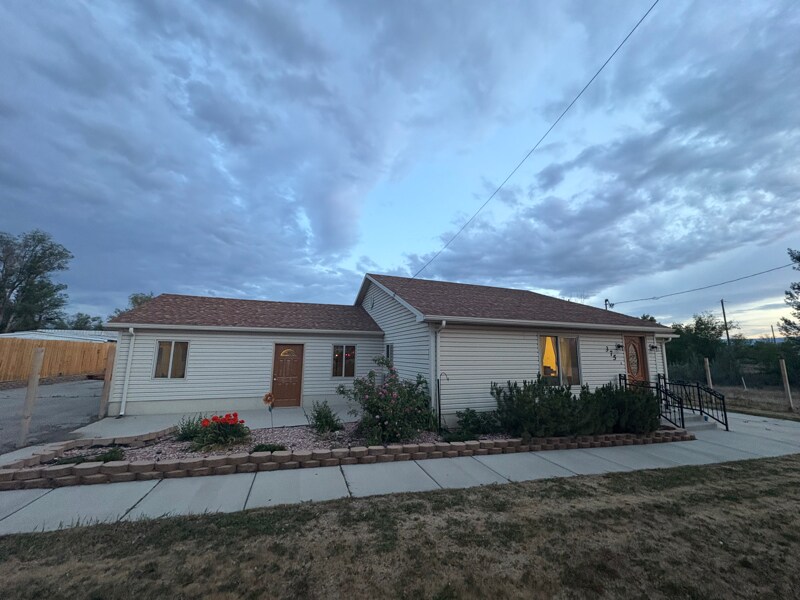 Foto principal - 375 W Main St