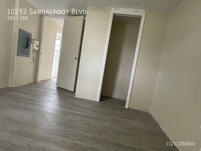 Building Photo - 10292 SW Sandalfoot Blvd