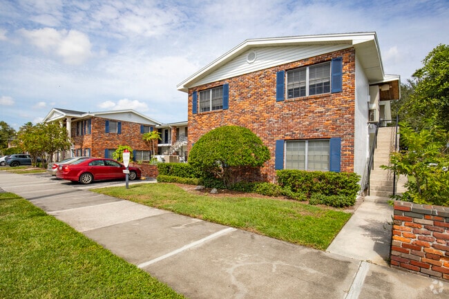 141 E. Davis Blvd. - Davis Islands Apartments