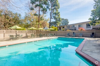 Large swimming pool - solar heated in warmer months  (May-Sept) - Ananda Community Apartments - Ananda Community