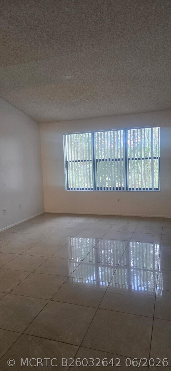 Foto del edificio - 4441 W McNab Rd