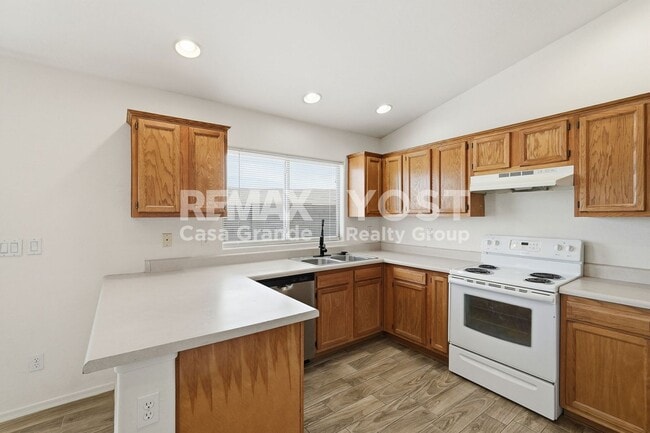 Building Photo - Bright, Open Floor Plan with Low-Maintenance Yard in Arizona City!