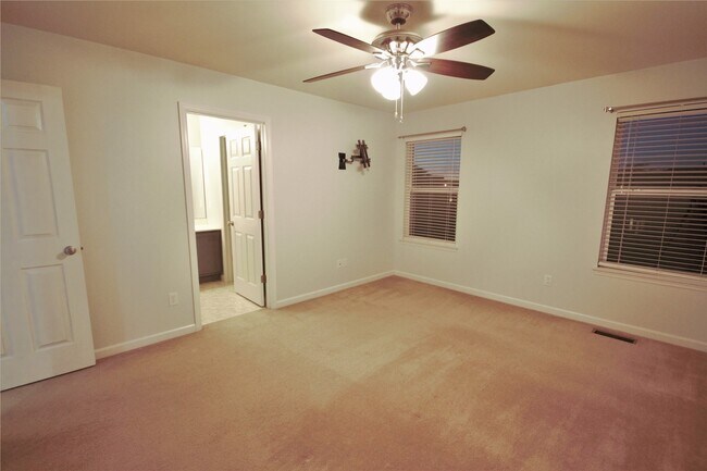 Foto del edificio - 236 Countryshire Dr