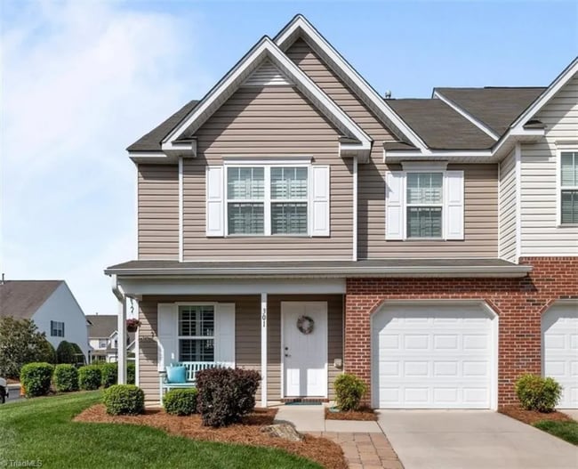 Building Photo - 301 Robyns Gln Cir