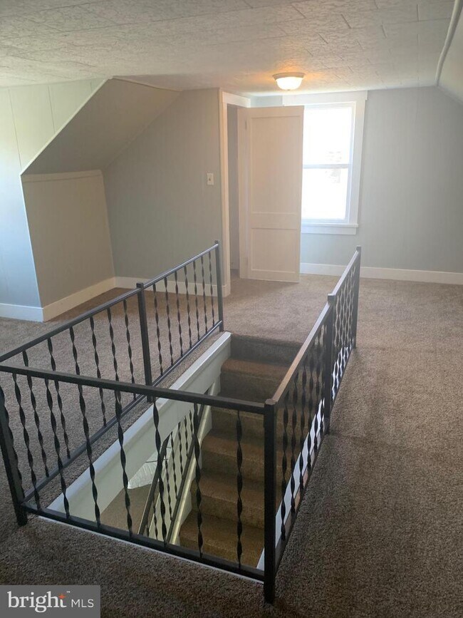 40 Oak St, Salem, NJ 08079 House for Rent in Salem, NJ