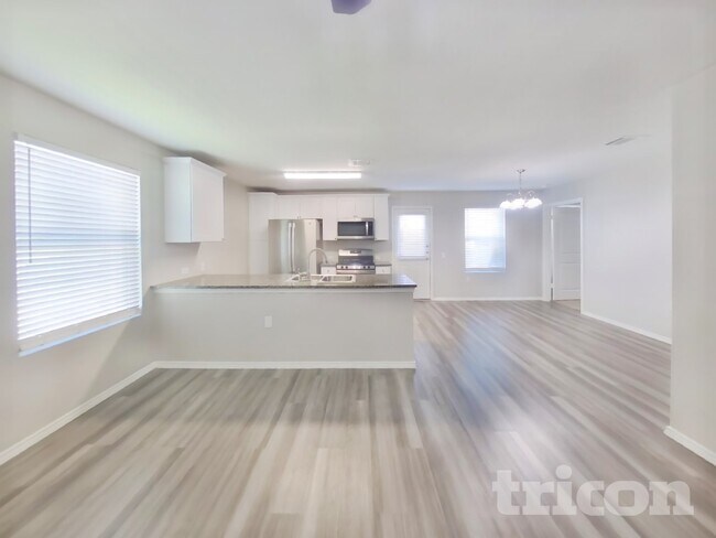 Foto del edificio - 6815 Hibiscus Falls