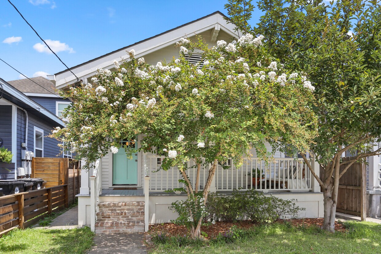 Foto principal - 8809 Jeannette St