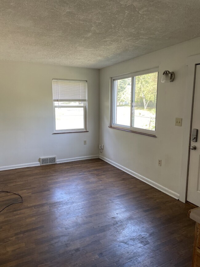 Living Room - 1502 May St
