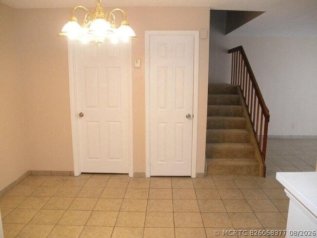 Building Photo - 584 Springdale Cir