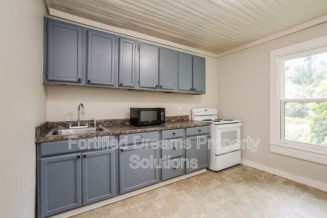 Foto del edificio - 1652 N Cherry St