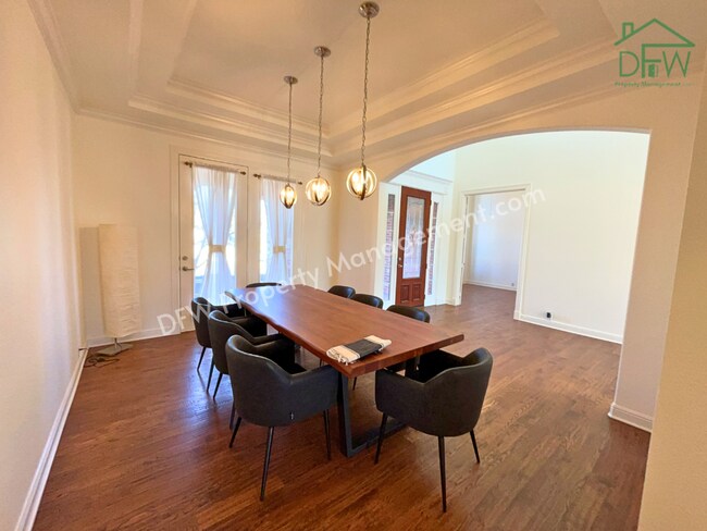 Foto del edificio - Luxury Living in Southlake – Stunning 5-Bedroom Home with Pool & Spa!
