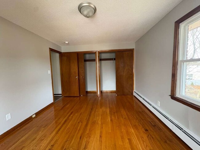 Building Photo - 281 Augur St