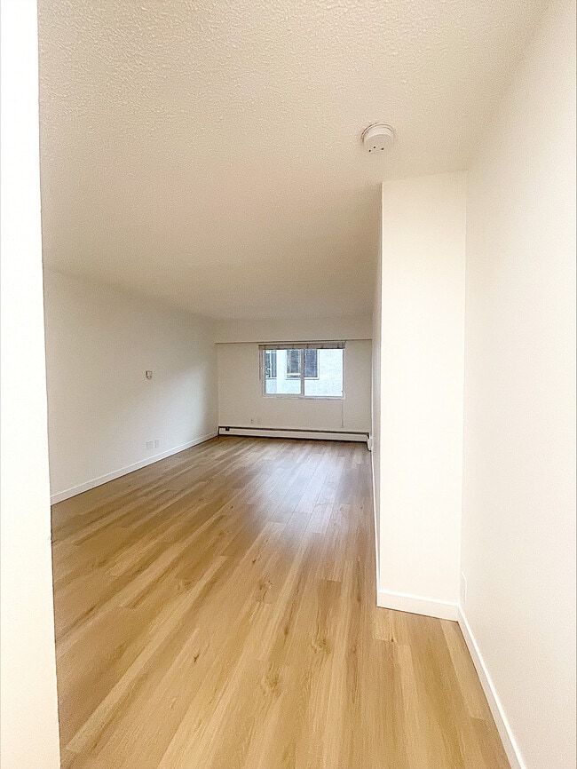 Building Photo - Parkview Terrace - 315