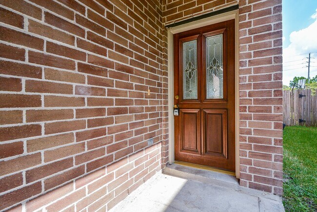 Building Photo - 15506 Hickory Dale St