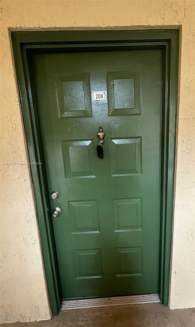Foto del edificio - 470 S Park Rd