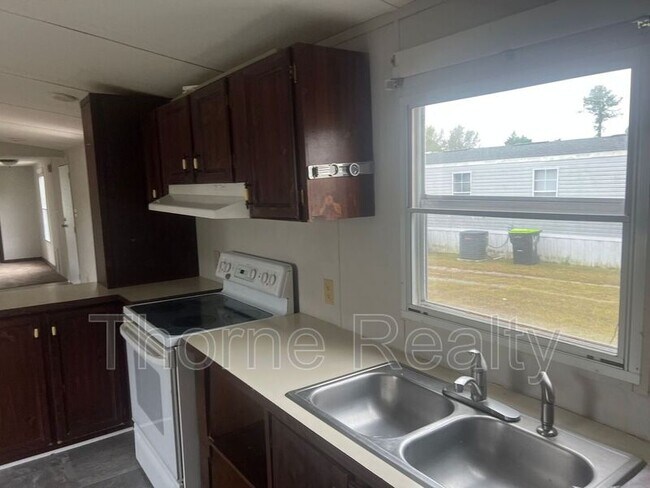 Foto del edificio - 81 Matts Ln