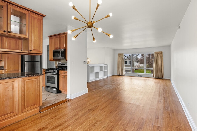 Building Photo - 6543 S Stough St